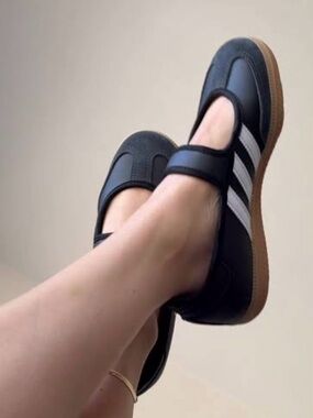 adidas Samba Jane Sneakers